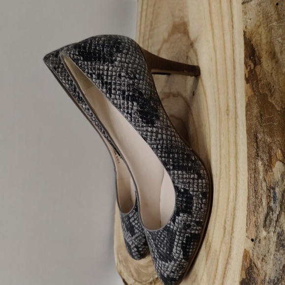 Cole Haan Grey Snake Skin Heels, Size 6B - Picture 6 of 14